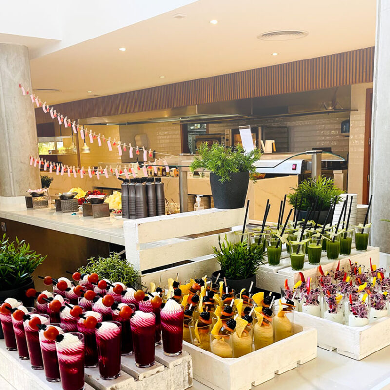 Abundancia percibida en el buffet de hotel - FórmateARTE